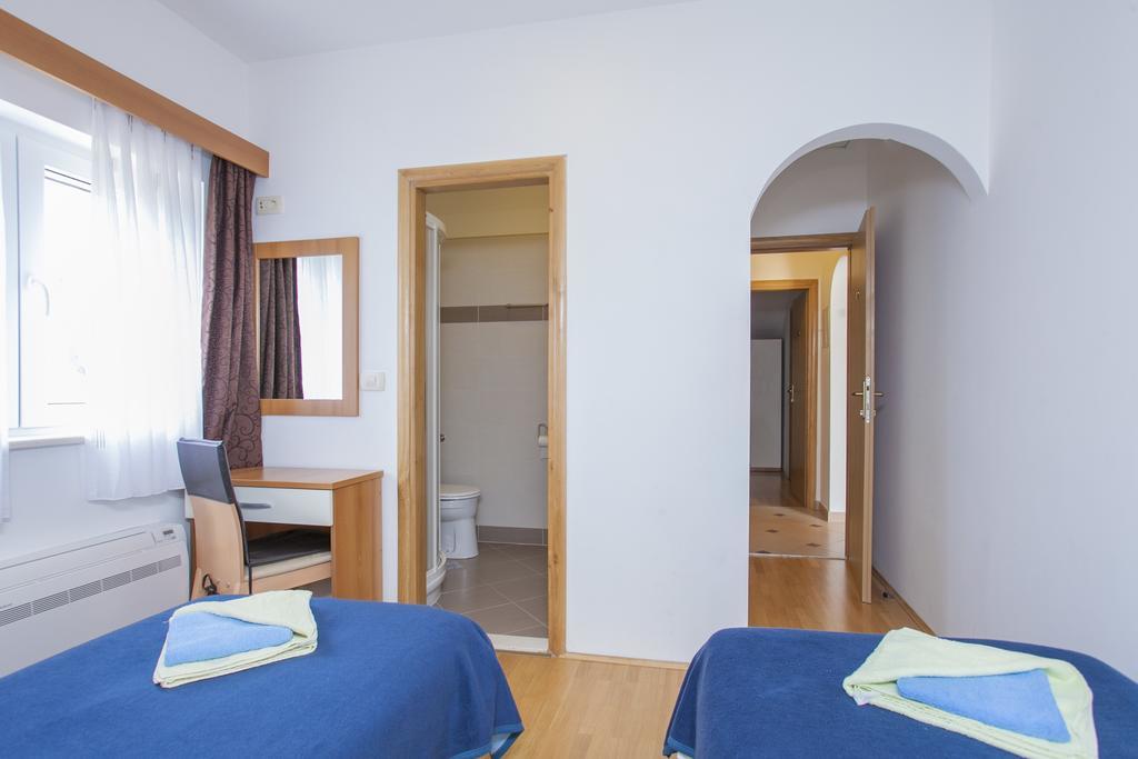Apartments Villa Maris Lumbarda Zimmer foto