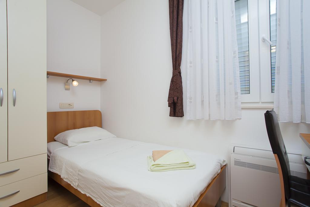 Apartments Villa Maris Lumbarda Zimmer foto