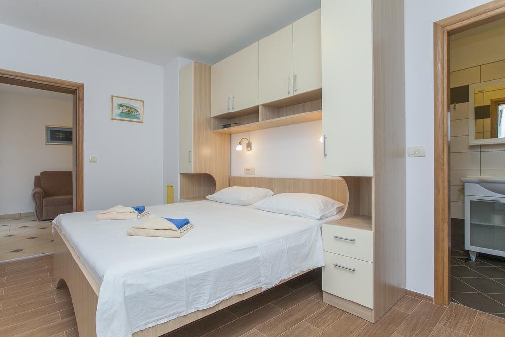 Apartments Villa Maris Lumbarda Zimmer foto